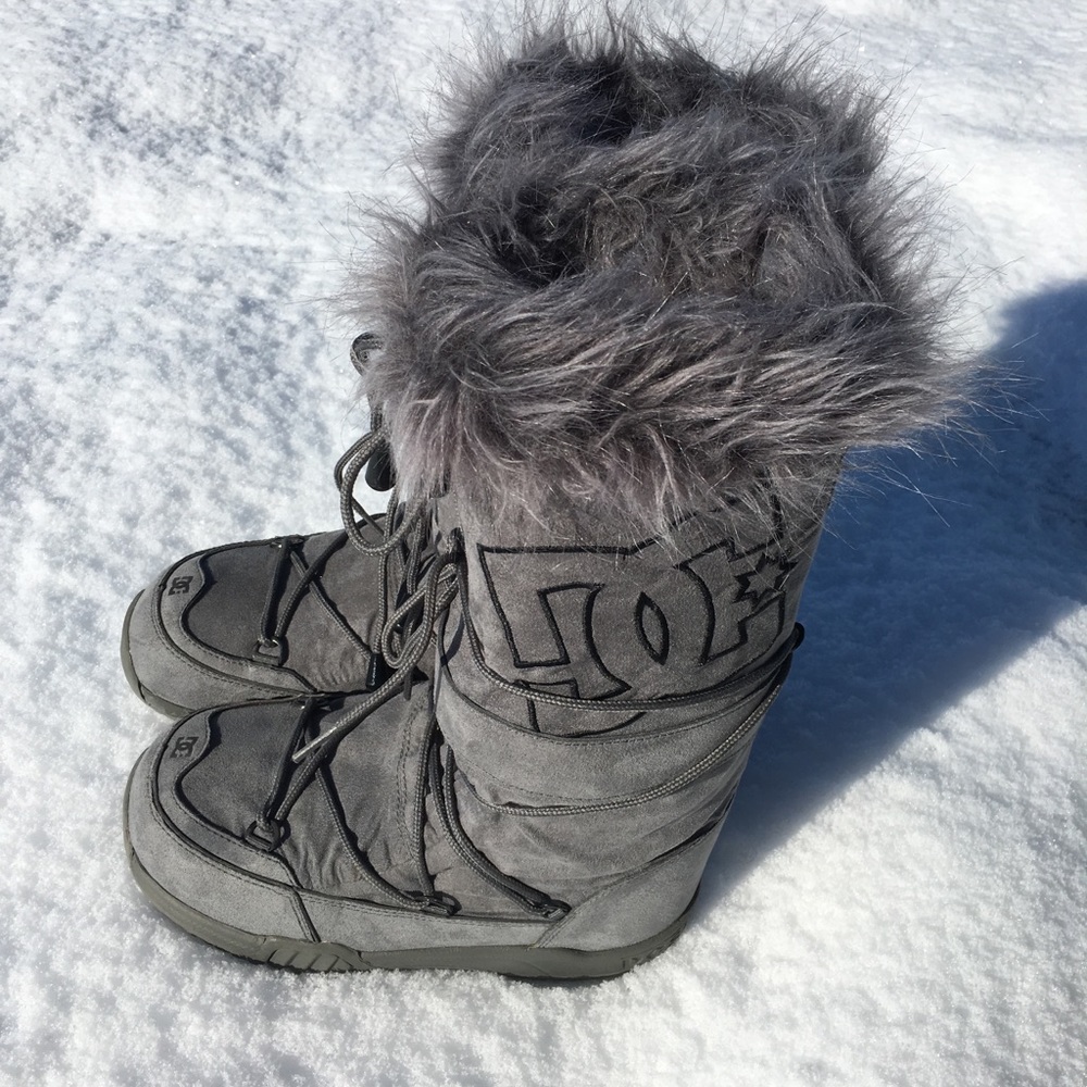Like new women’s DC snow boot
